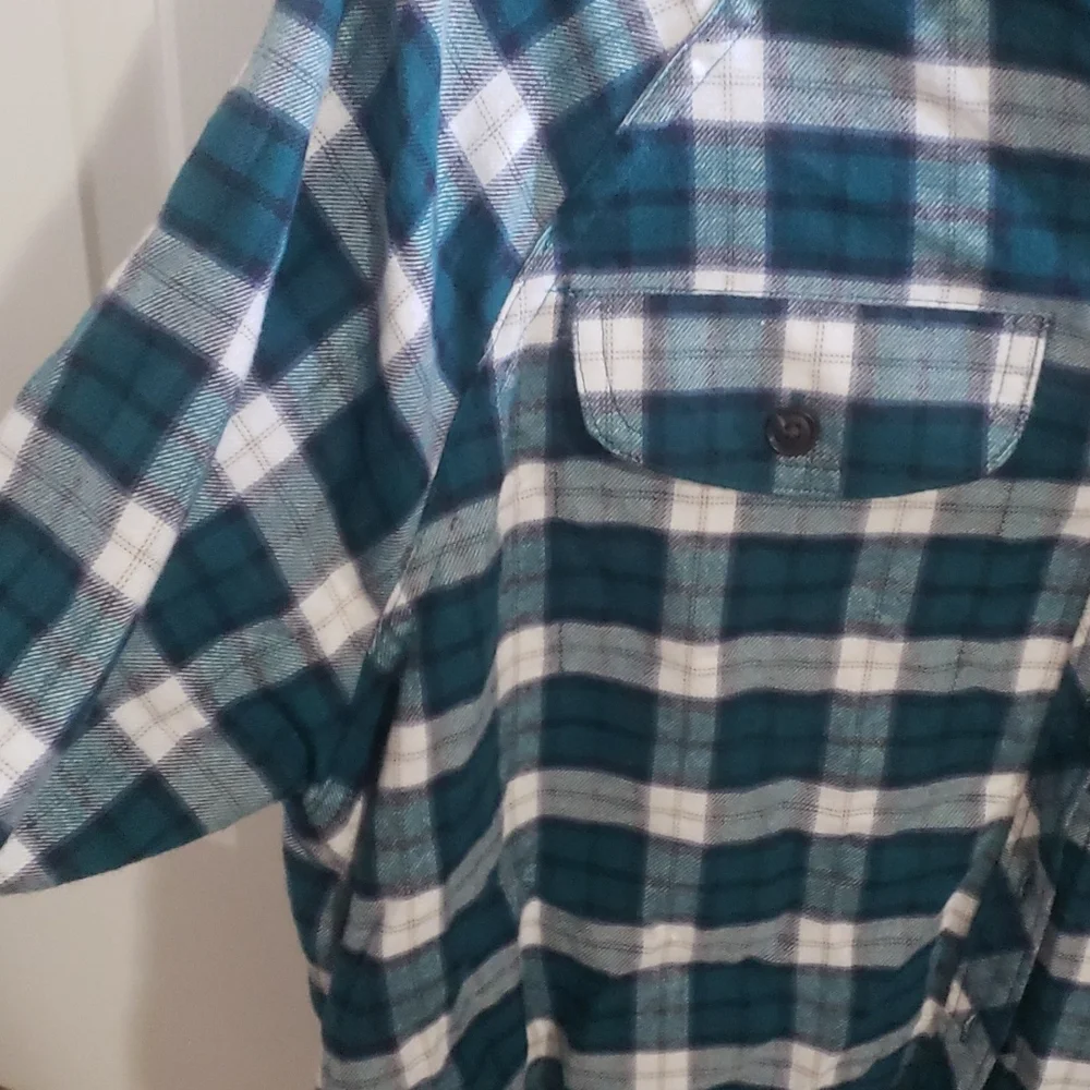 Shirt - Picture 3 of 3